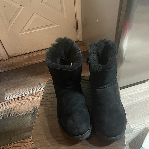 Womens Ugg Bailey bow boots - Picture 1 of 4